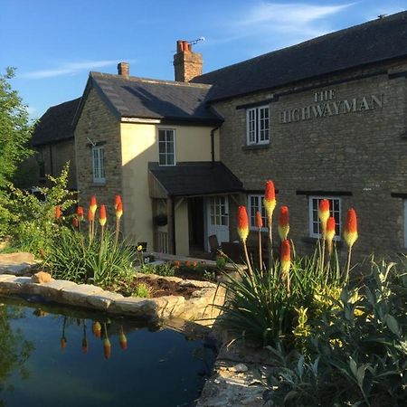 The Highwayman Hotel Kidlington Bagian luar foto
