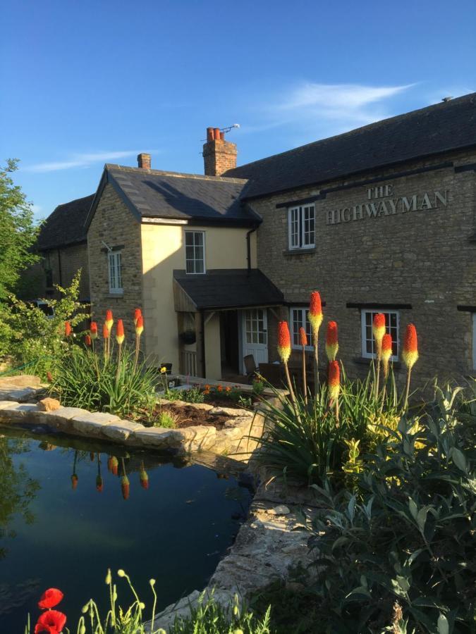 The Highwayman Hotel Kidlington Bagian luar foto