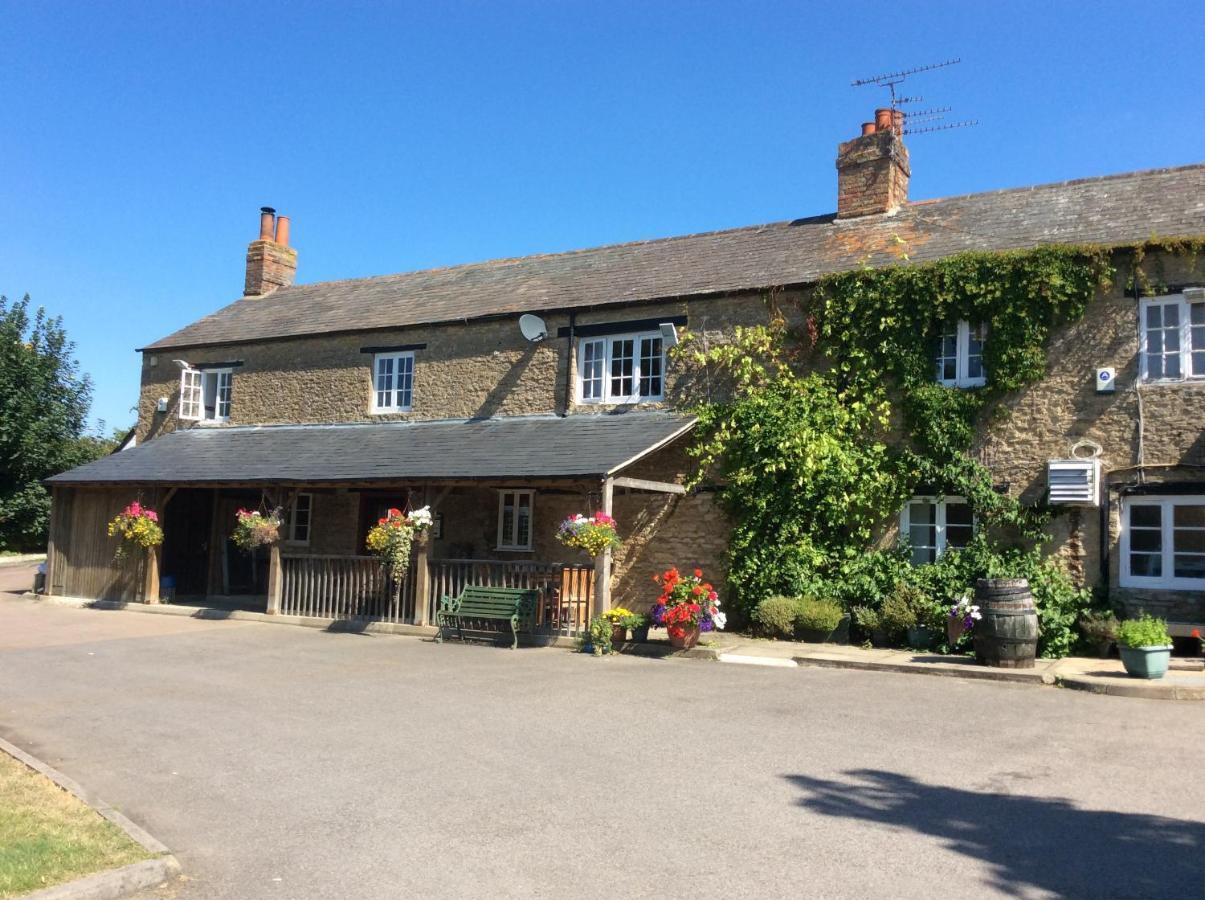 The Highwayman Hotel Kidlington Bagian luar foto
