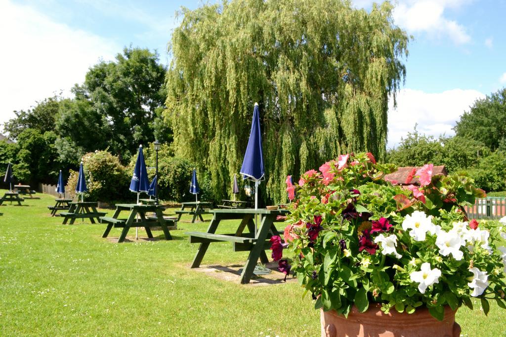 The Highwayman Hotel Kidlington Bagian luar foto